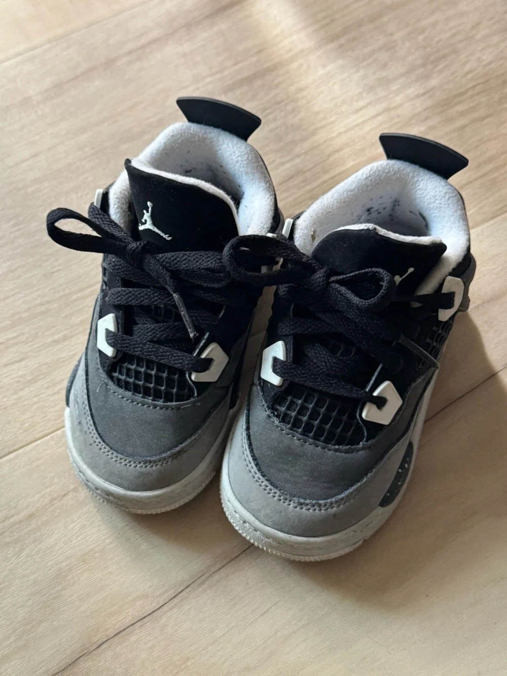 Nike Jordan 4 retro Black and Gray Retro Sneaker 7.5C used